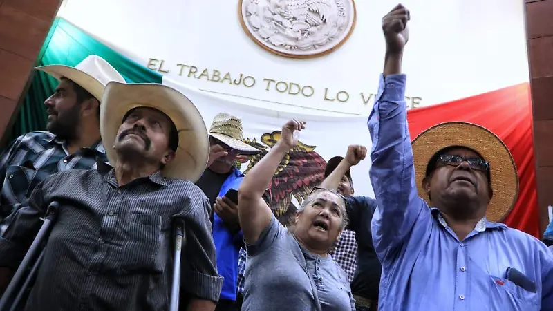 Protesta de productores en el Congreso de Zacatecas